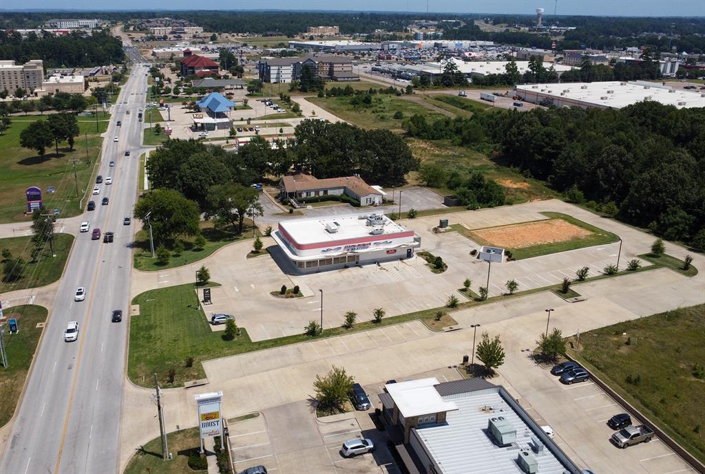 BOB'S PLACE - Commercial Sale