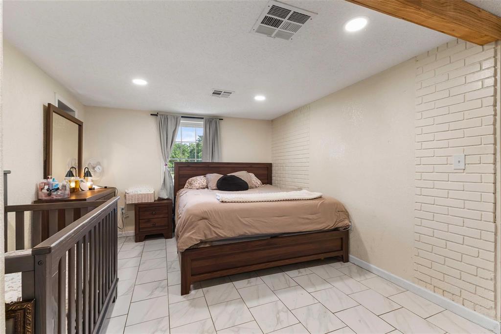 Wood E S - Residential