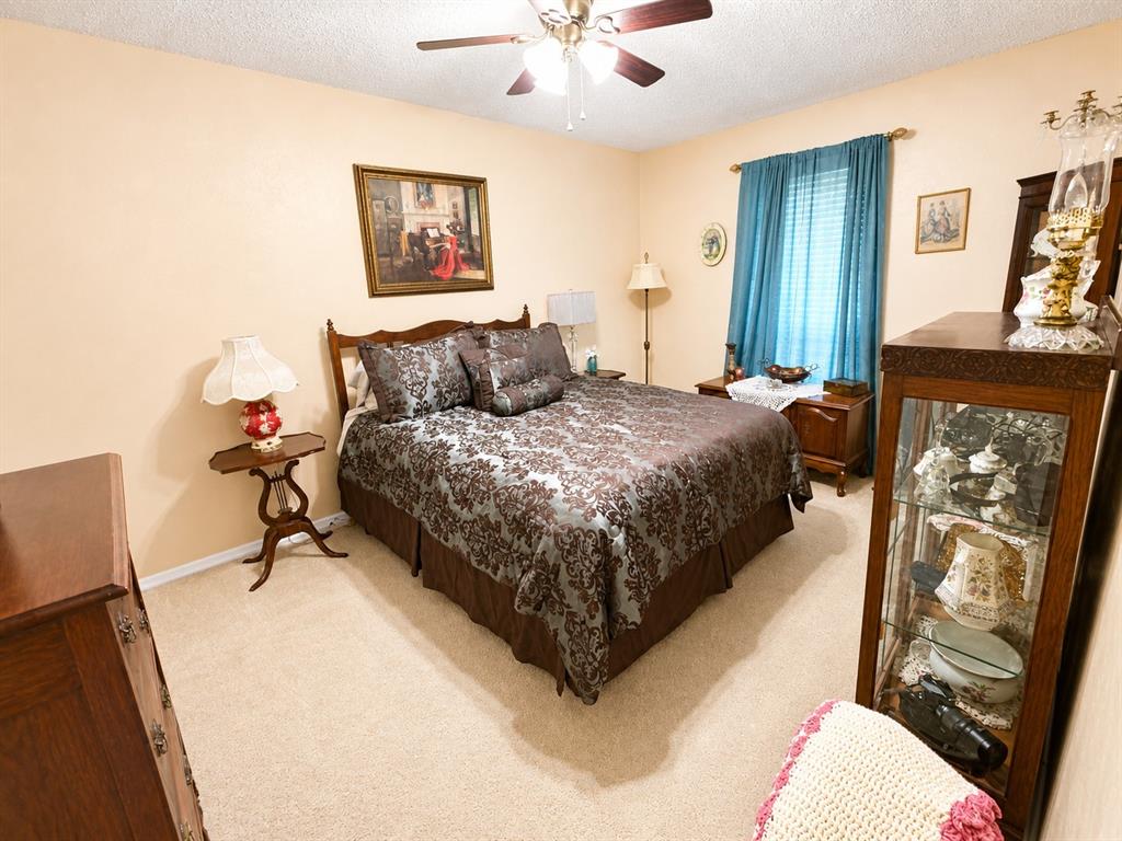 Royal Crest - Residential