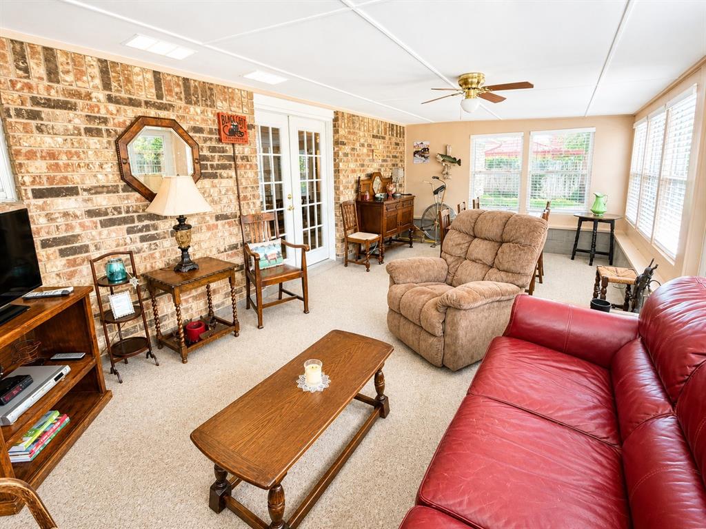 Royal Crest - Residential
