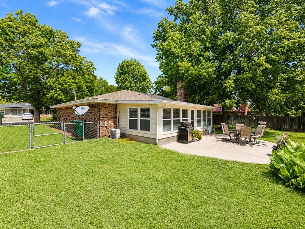 Royal Crest - Residential