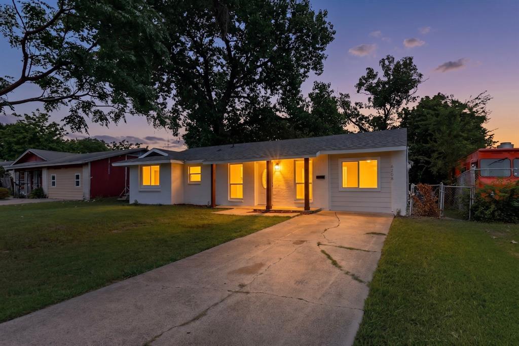 Completely remodeled and move-in ready! This beautifully updated home offers modern finishes, an open-concept layout, and quality upgrades throughout. Step inside to a bright, spacious living area with luxury vinyl plank flooring, recessed lighting, and abundant natural light. The stunning kitchen features quartz countertops, custom white cabinetry, designer tile backsplash, a large breakfast island, and stylish pendant lighting—perfect for entertaining.
The home has been thoughtfully renovated with updated bathrooms, fresh interior and exterior paint, new fixtures, and contemporary finishes that create a clean, modern feel. The spacious bedrooms provide comfort and versatility, while the open living and dining areas make everyday living effortless.
Outside, enjoy a large front and backyard with plenty of space for gatherings, pets, or future outdoor enhancements. Conveniently located with easy access to major highways, shopping, dining, schools, and downtown Dallas.