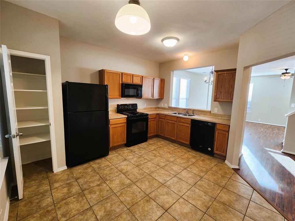 Villages Of Crawford Farms Th - Residential