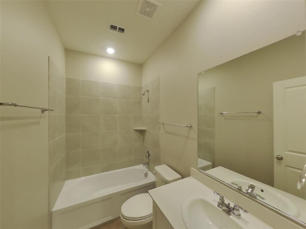 THE RESERVE AT CHAMBERLAIN CROSSING - Residential Lease