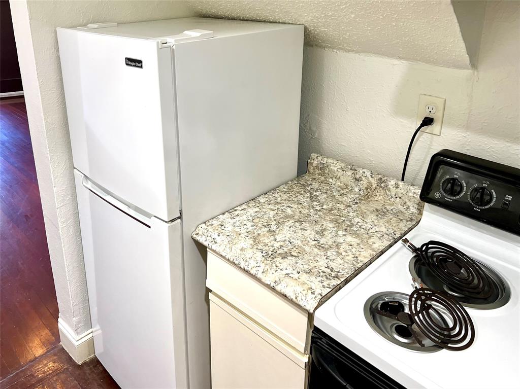Russell Realty Co - Residential Lease