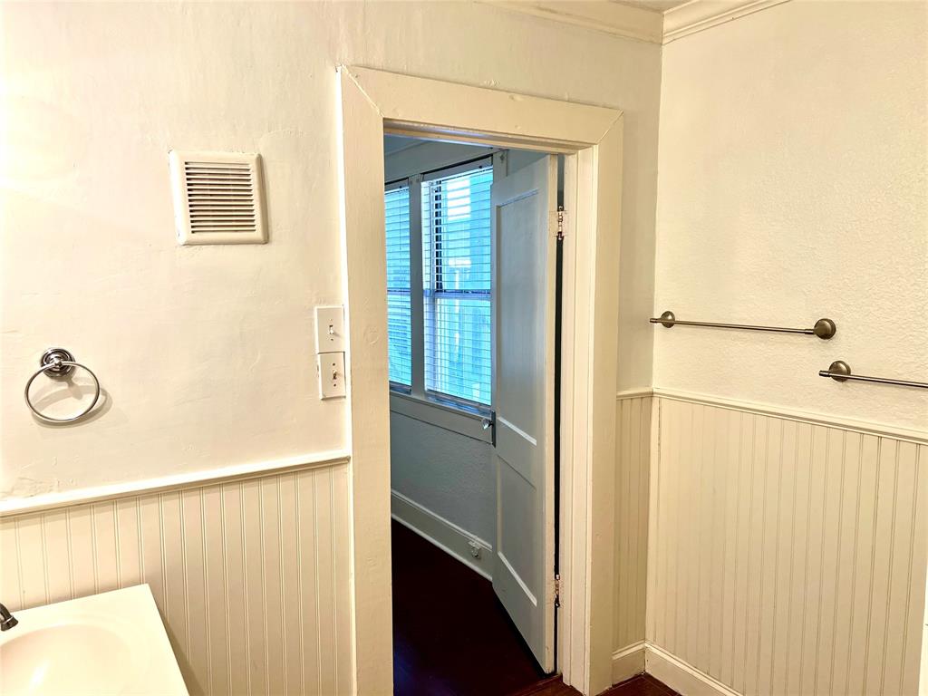 Russell Realty Co - Residential Lease