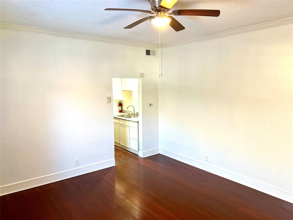 Russell Realty Co - Residential Lease