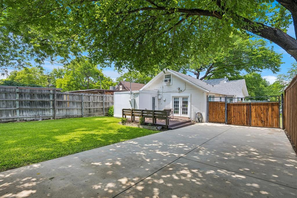 Country Club Heights - Residential