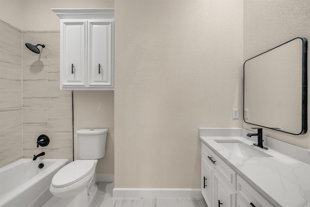 Steeplechase Ph Two-R - Residential