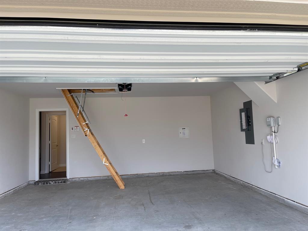 Stark Farms, Phase 2, Blk R, Lot 5 - Residential Lease