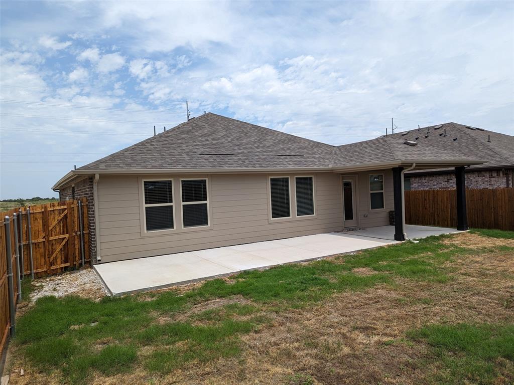Stark Farms, Phase 2, Blk R, Lot 5 - Residential Lease