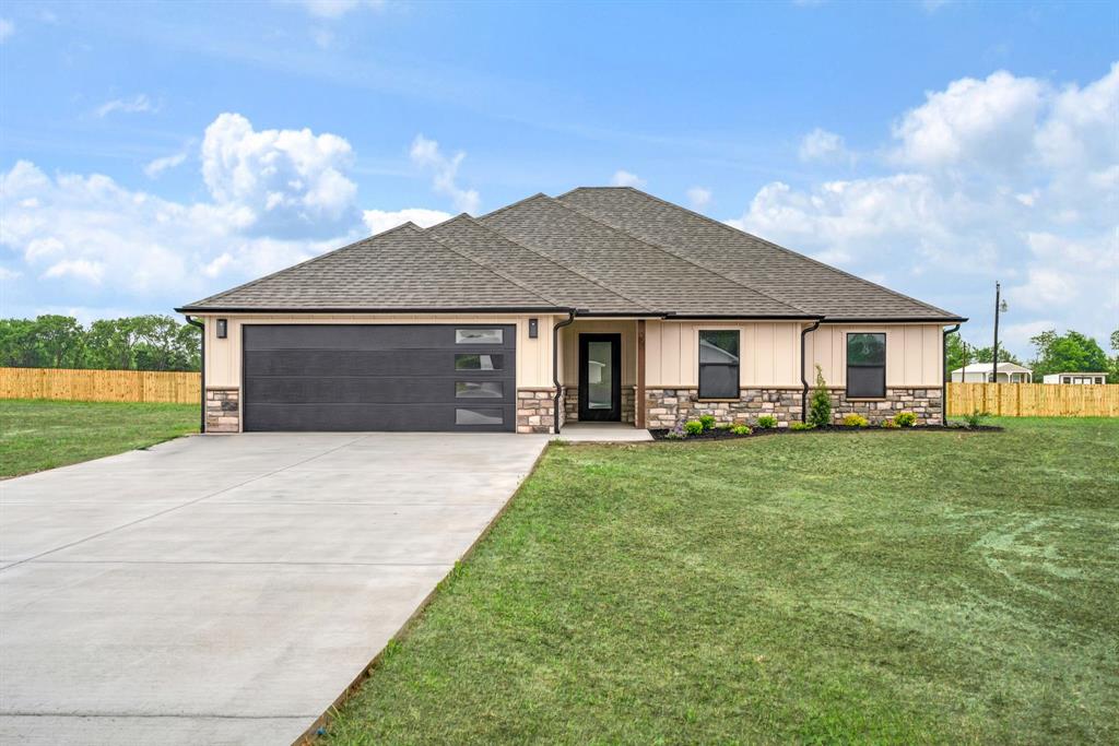 BOIS D'ARC ESTATES - Residential