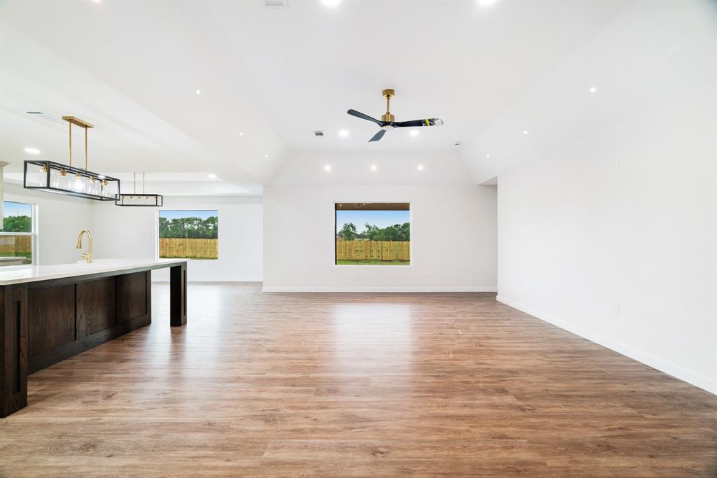 BOIS D'ARC ESTATES - Residential