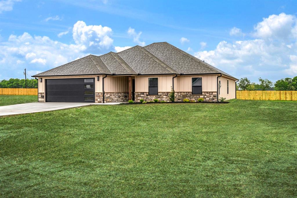 BOIS D'ARC ESTATES - Residential