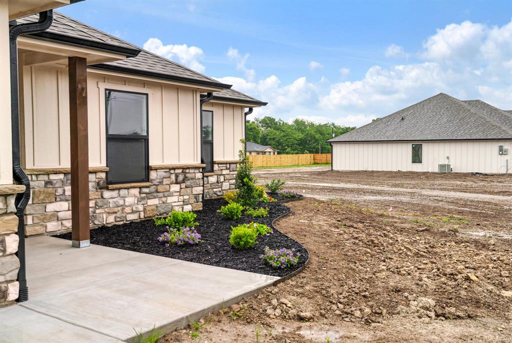 BOIS D'ARC ESTATES - Residential