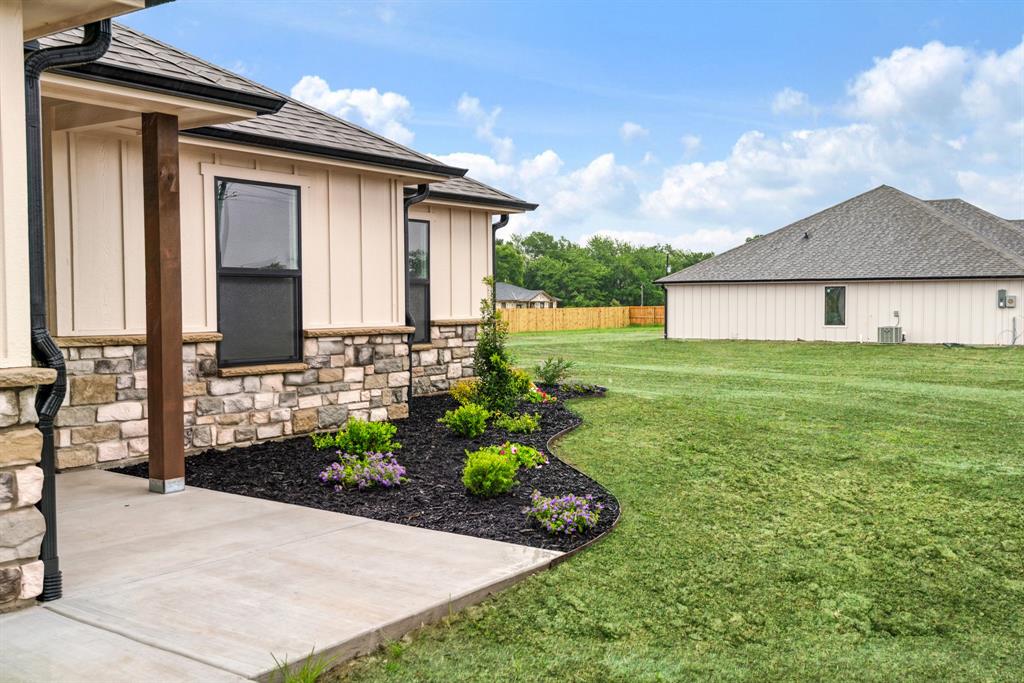BOIS D'ARC ESTATES - Residential