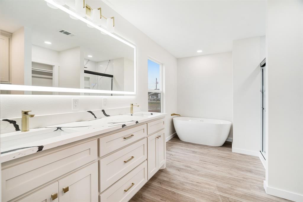 BOIS D'ARC ESTATES - Residential