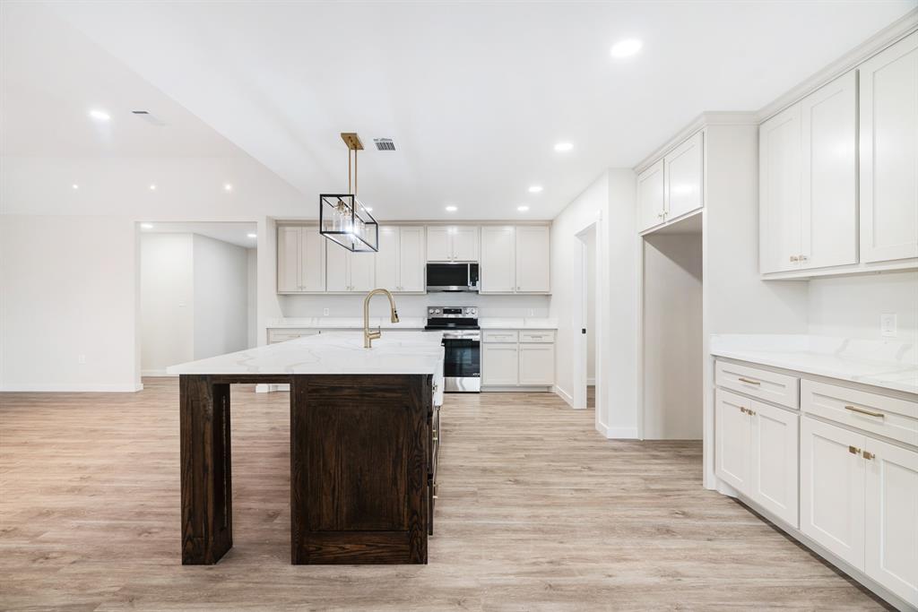 BOIS D'ARC ESTATES - Residential
