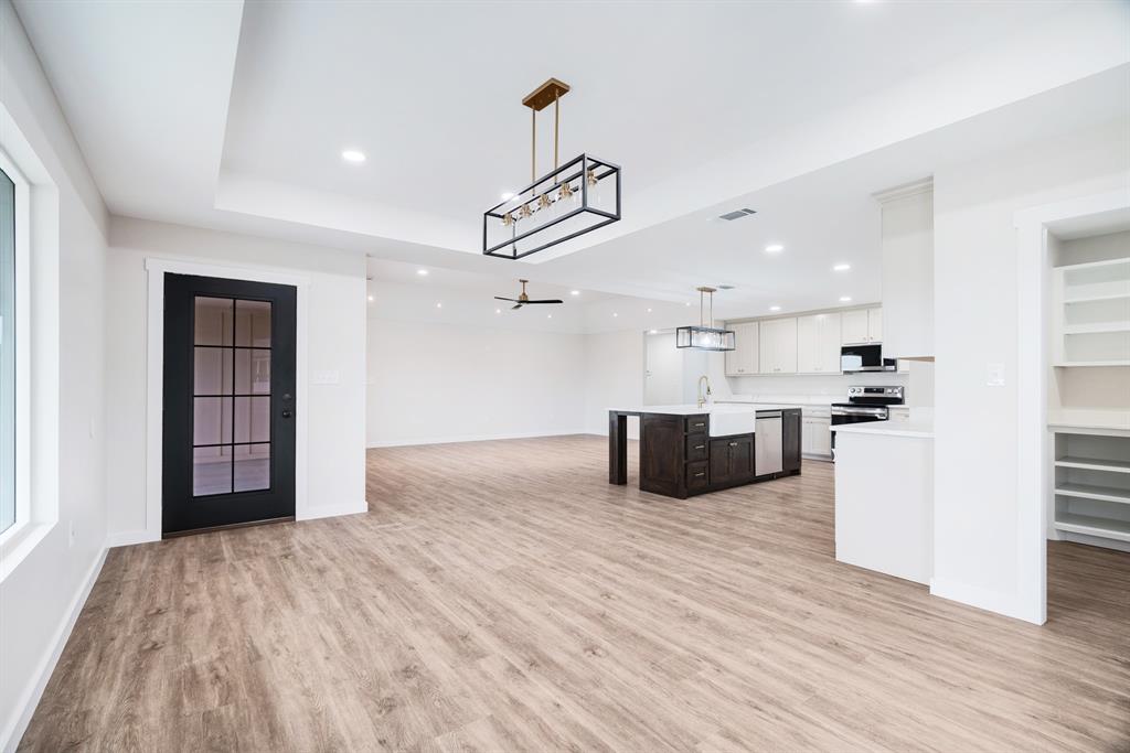 BOIS D'ARC ESTATES - Residential
