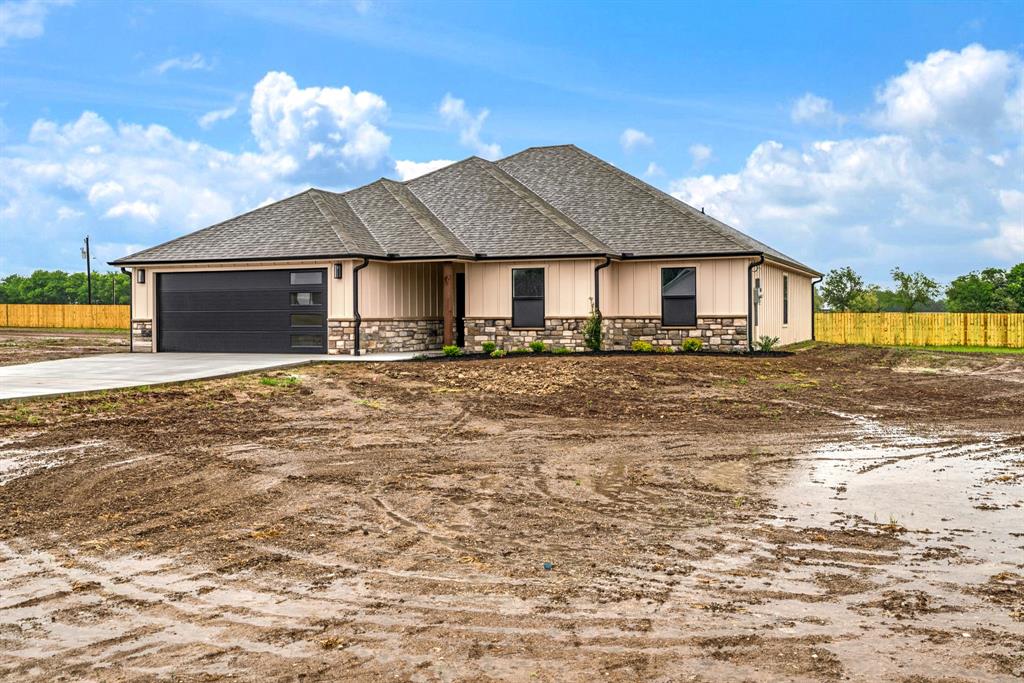 BOIS D'ARC ESTATES - Residential
