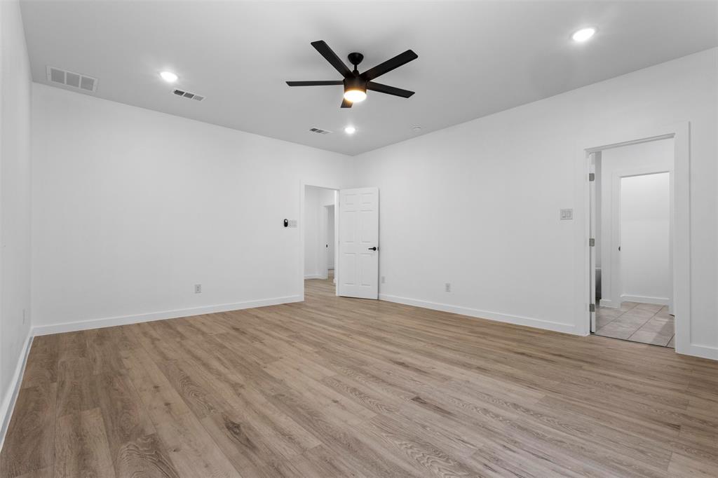 Eagle Ford Plaza 02 - Residential