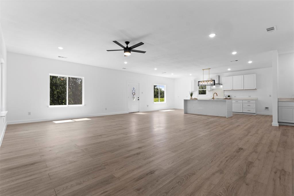 Eagle Ford Plaza 02 - Residential
