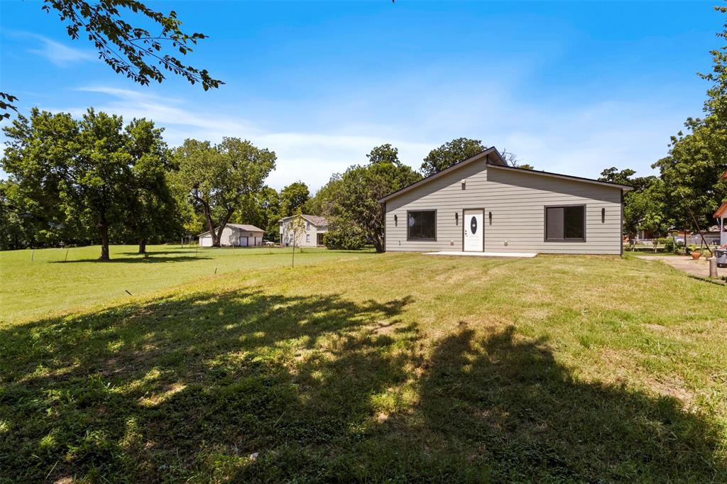 Eagle Ford Plaza 02 - Residential