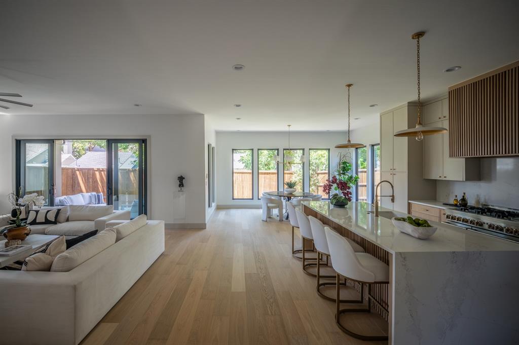 Wilshire Heights 3 - Residential