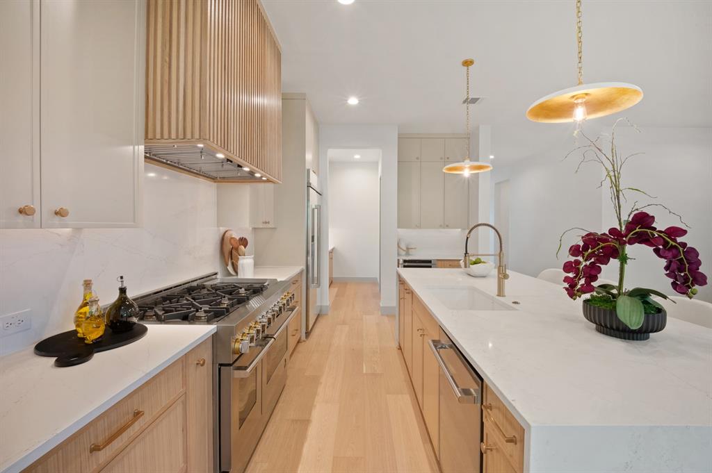Wilshire Heights 3 - Residential