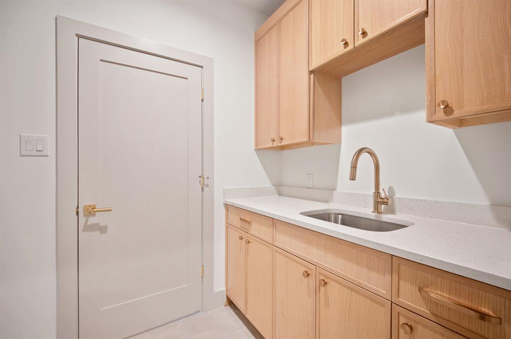 Wilshire Heights 3 - Residential