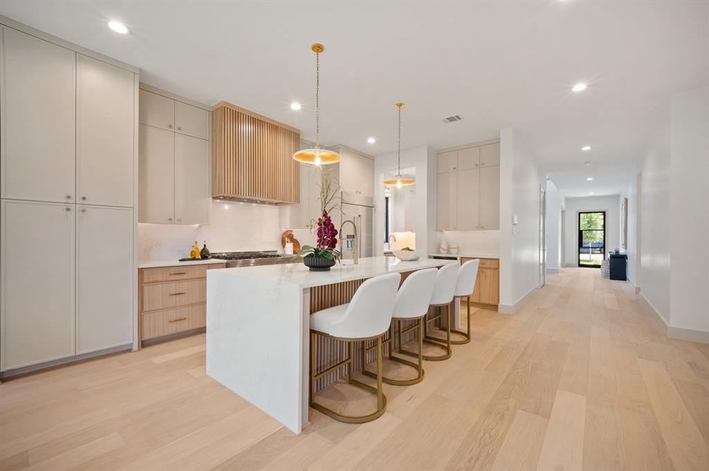 Wilshire Heights 3 - Residential