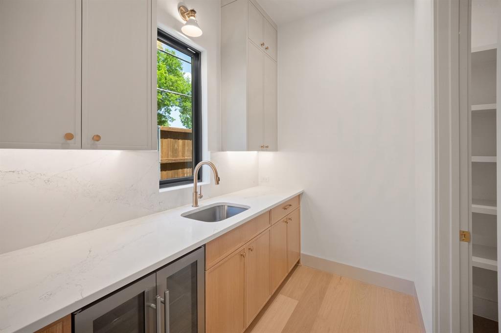 Wilshire Heights 3 - Residential
