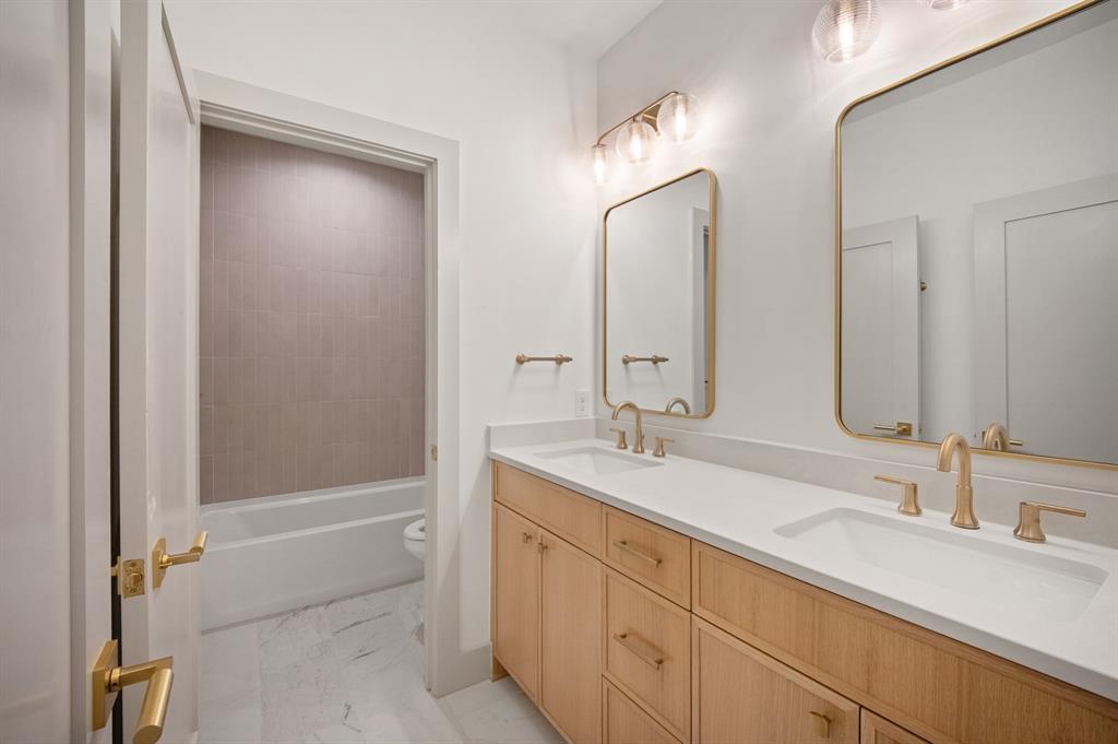 Wilshire Heights 3 - Residential