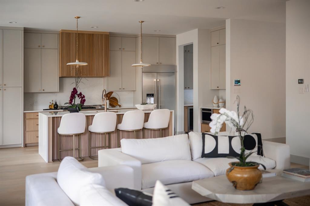 Wilshire Heights 3 - Residential