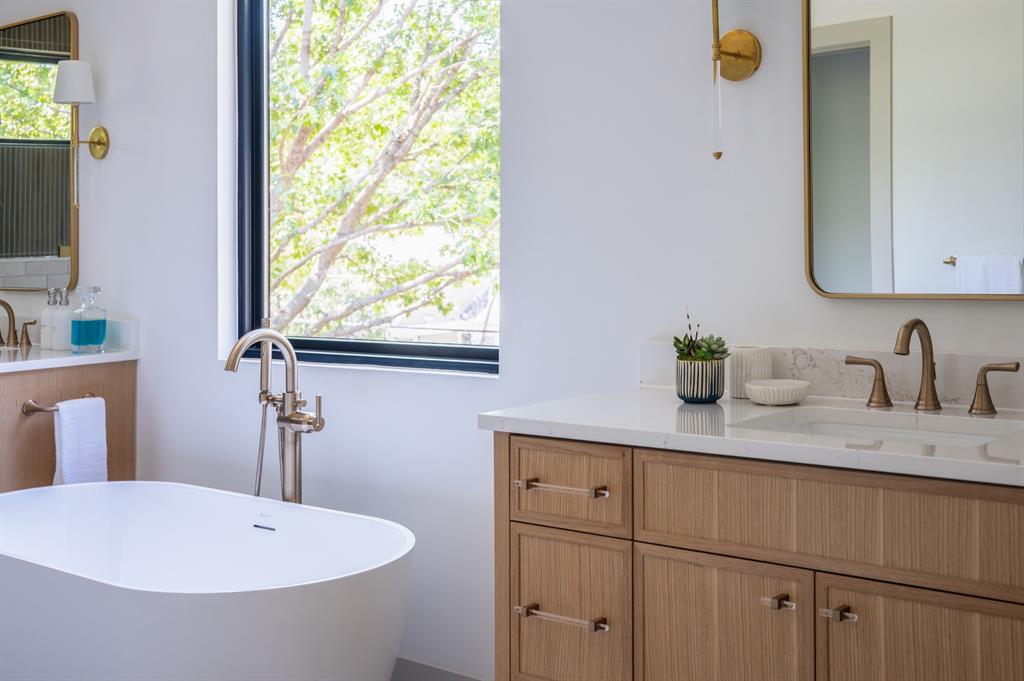 Wilshire Heights 3 - Residential