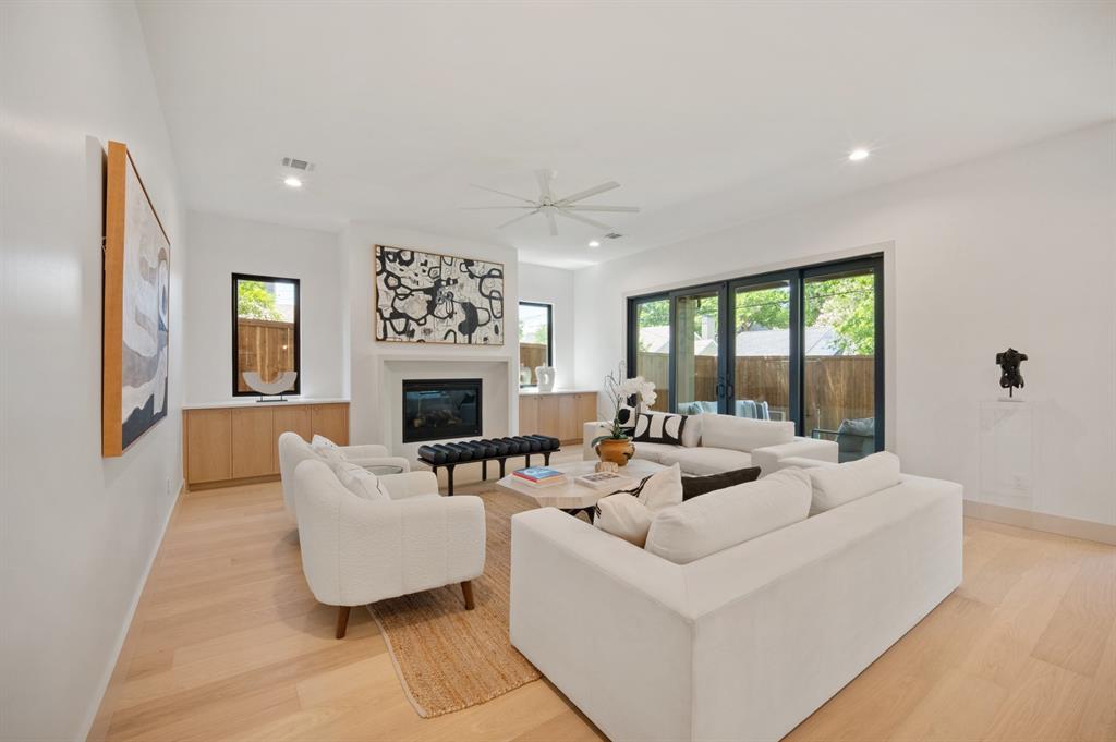 Wilshire Heights 3 - Residential