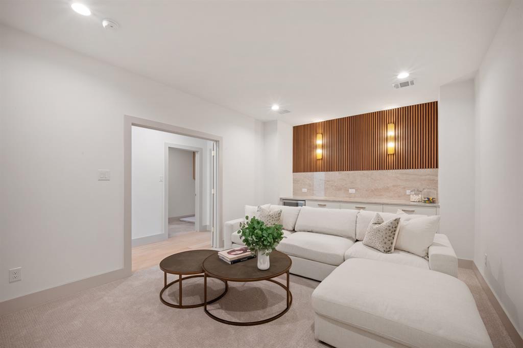 Wilshire Heights 3 - Residential