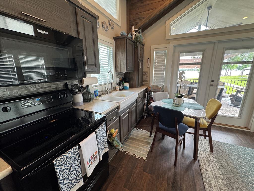 Peninsula Point - Residential
