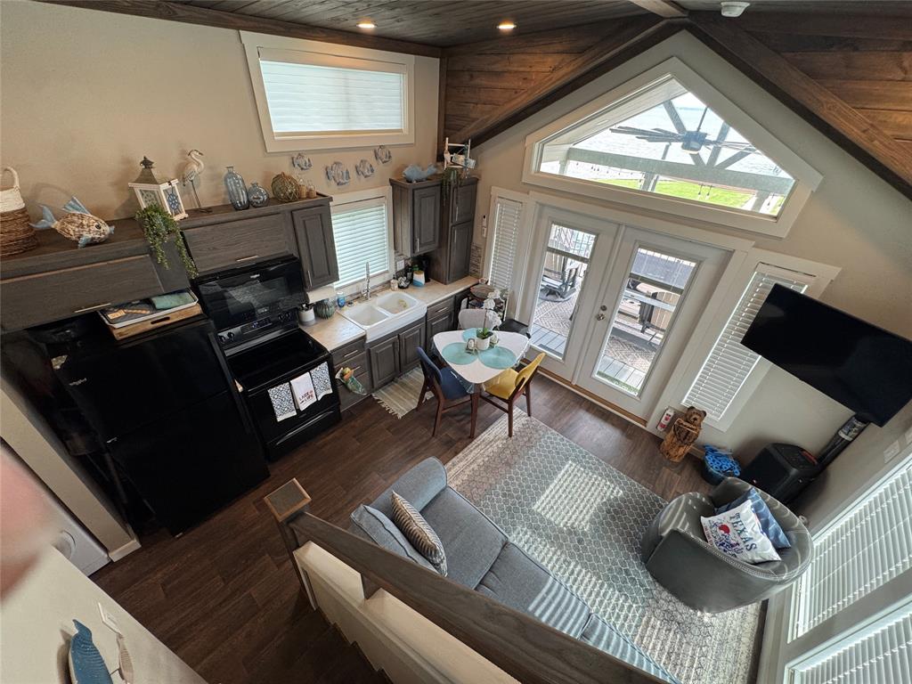 Peninsula Point - Residential