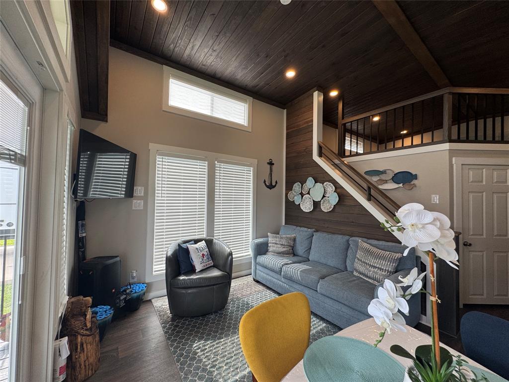 Peninsula Point - Residential
