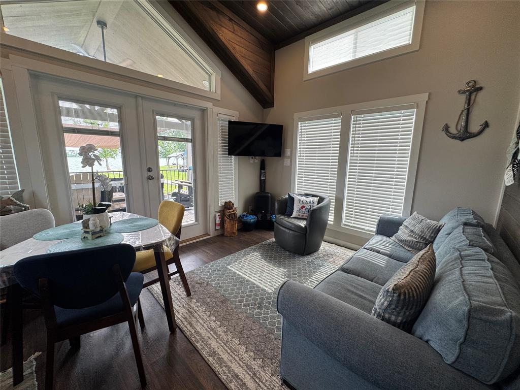 Peninsula Point - Residential