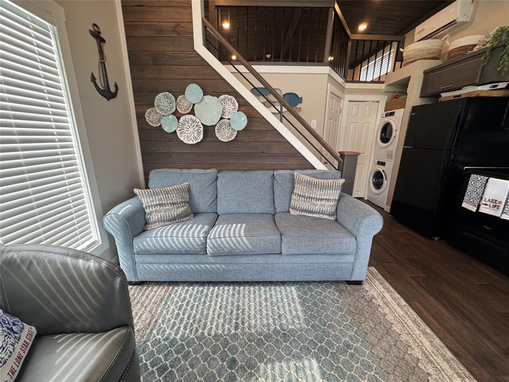 Peninsula Point - Residential