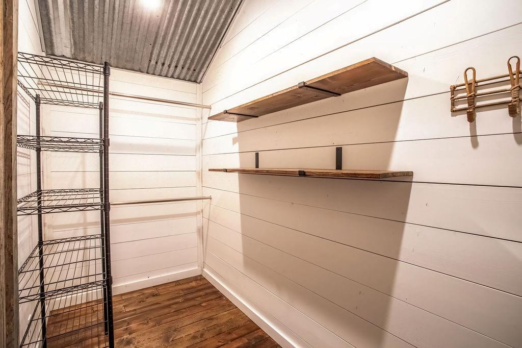 Barres - Residential