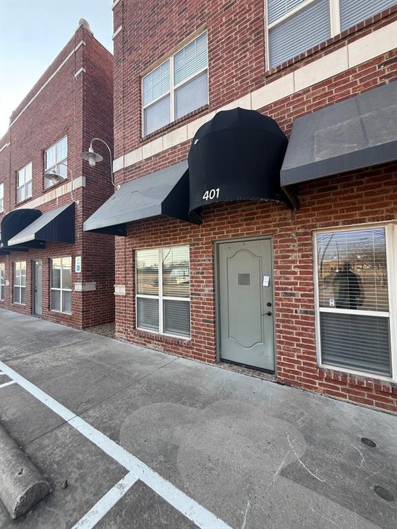 SHOP TOP HOUSING. LIVE WORK UNITS. VERTICAL MIXED USE.
24 Unit Brick Two Story Vertical Mixed Use or Shop Top Housing in Excellent Condition and nearly full. Fantastic Financial Position and Little to No Differed Maintenance. 9 of 10 Retail Office Commercial Spaces on Level One are Leased. 9 of 10 Residential Apartments on Second Level are Leased. Ample Parking, Urban Forward Architecture is Very Aesthetically Attractive and Clean.