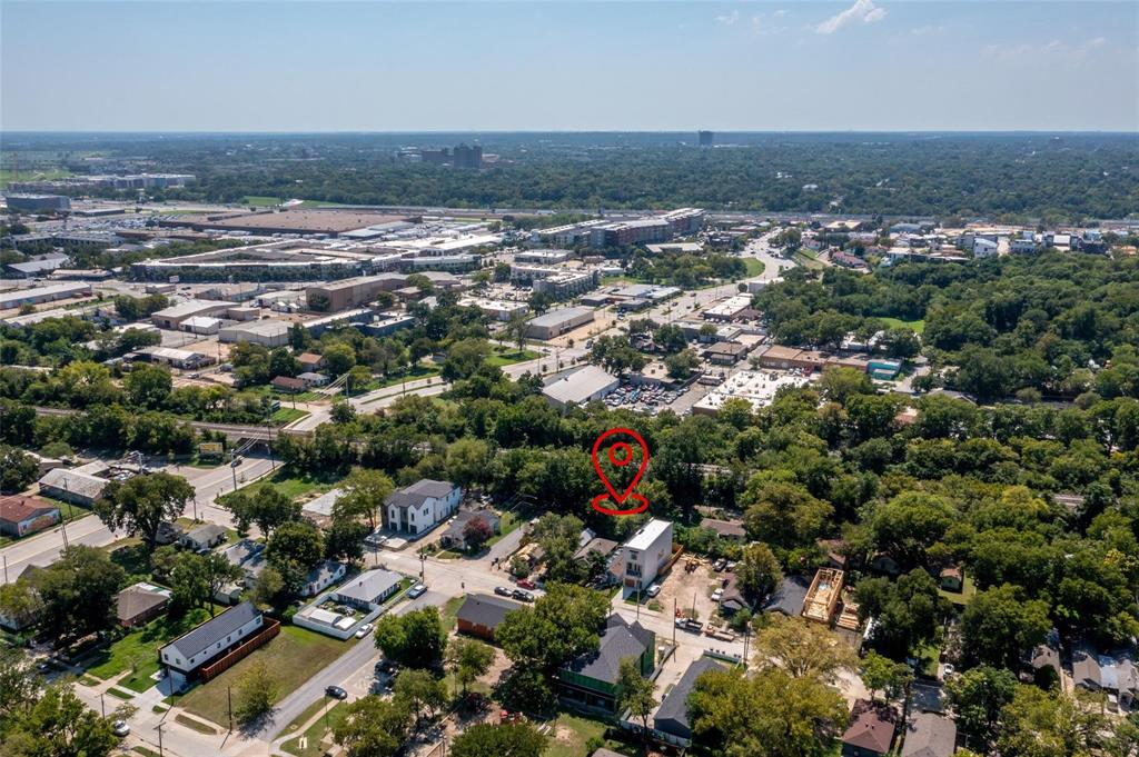 GREAT investment opportunity in the Trinity Groves area. 9 minutes from Downtown Dallas and 3 minutes from major retail on Singleton such as Saint Rocco's, Beto & Son's, Kate Weiser Chocolate Experience, and MORE! Land already meets the minimum requirements to build a home. The sweet spot of an opportunity with tons of new development happening in the area. Can you imagine a rooftop overlooking the skyline? ZONED TOWNHOUSE DISTRICT 3