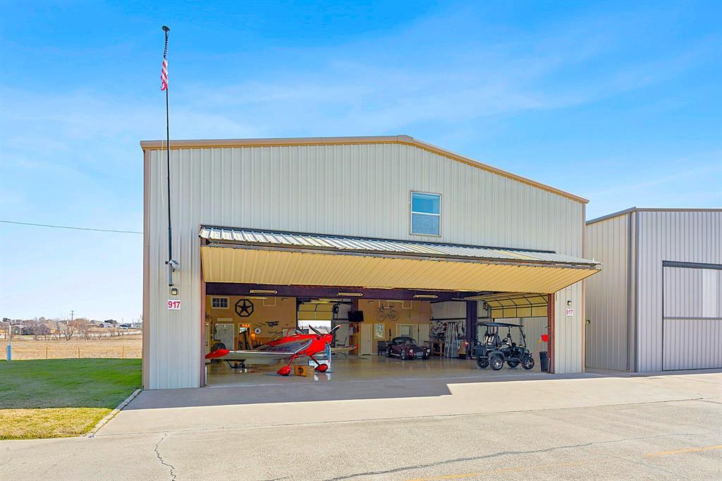 Hicks Airfield - Residential