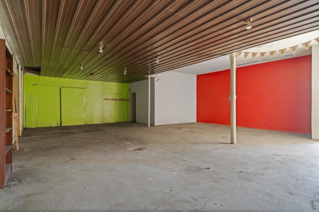 Grand Saline - Commercial Sale