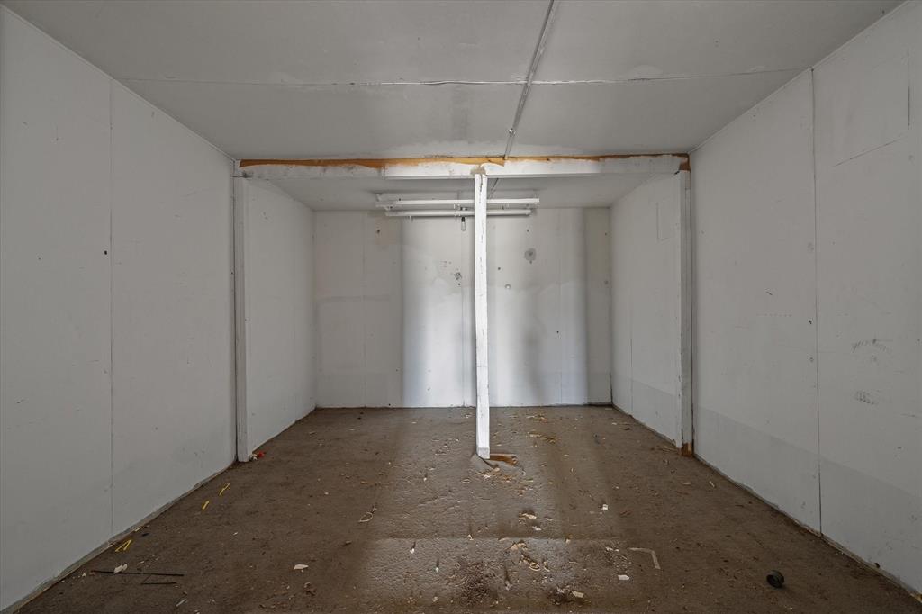 Grand Saline - Commercial Sale