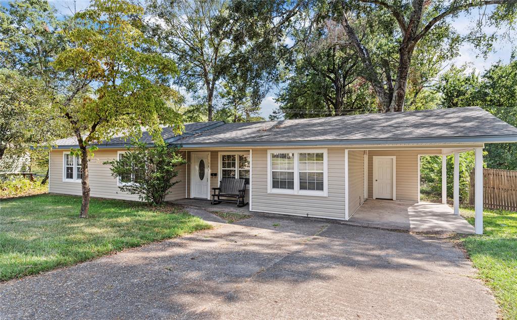 Nestled within walking distance from Turner Pond, where the family can enjoy fishing, and just 1 mile from Main Street, this beautifully updated home boasts brand-new roofing and windows, a modernized kitchen with stylish cabinetry, fresh paint, and pristine flooring. The spacious utility room, conveniently housing your laundry and storage needs, adds to the allure of this property. Moreover, its flexible floorplan offers endless possibilities for customization to suit your unique preferences and lifestyle.  Visit the listing agents Facebook page to view a video tour.