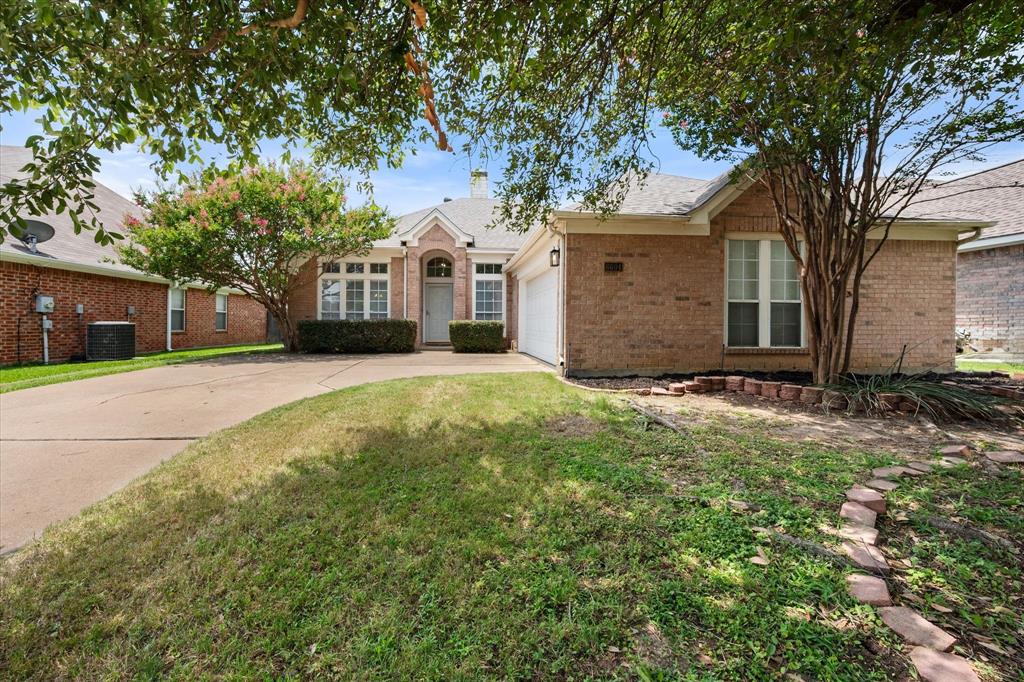 Welcome to this inviting 3-bedroom, 2-bath home in the Hulen Bend neighborhood of southwest Fort Worth, offering spacious living, thoughtful design, and convenient access to the best of the area. Vaulted ceilings and two living areas create an open, airy atmosphere, while the open-concept living and dining spaces provide excellent flow for both everyday living and entertaining. The kitchen features modern appliances, generous counter space, and ample storage, making meal prep and hosting easy. The primary suite includes a private en-suite bath, creating a comfortable retreat, while two additional bedrooms offer flexibility for guests, a home office, or a playroom. Step outside to enjoy the large patio and spacious backyard, ideal for outdoor dining, relaxing evenings, or weekend gatherings. Located in the Hulen Bend community near South Hulen Street, this home offers quick access to shopping, dining, parks, and major commuter routes, with convenient connectivity to downtown Fort Worth and Chisholm Trail Parkway. Minutes from the Hulen corridor and Clearfork shopping and dining, the location blends neighborhood charm with everyday accessibility. A wonderful opportunity to own a well-located Fort Worth home with space, flexibility, and outdoor living.
HOA docs and survey available upon request. Roof replaced August 2024.